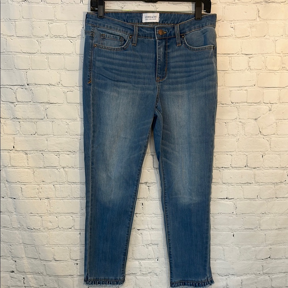 Crown & Ivy Ankle Cropped Jeans with ruffled bottom Versatile Style
